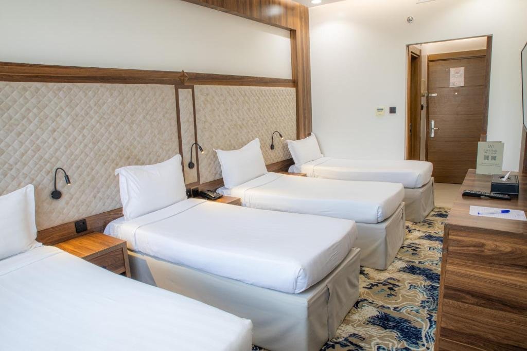 Lavi Park Hotel - Triple Room